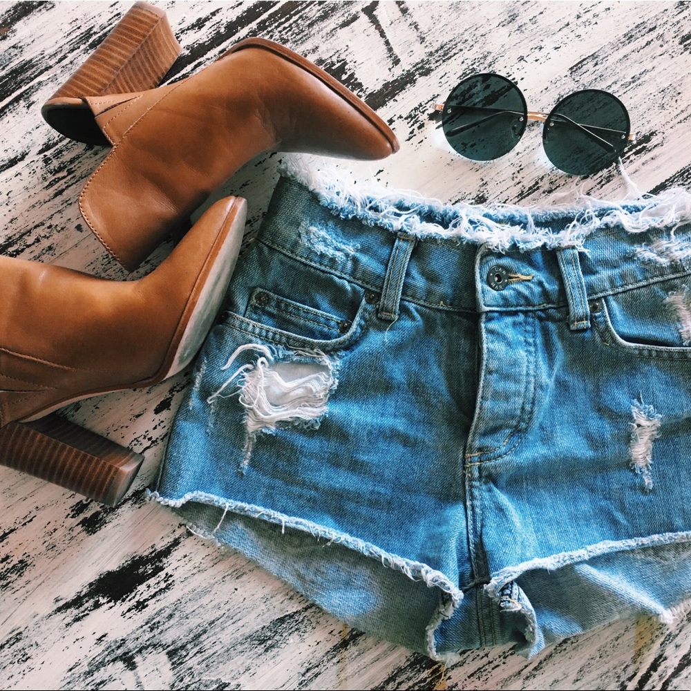 Carmar high waisted denim shorts