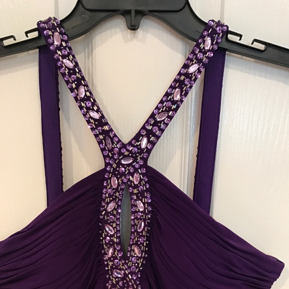 Ignite Evenings beautiful floor length gown - Picture 3 of 8