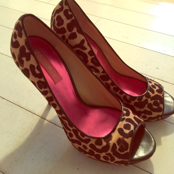 Betsey Johnson cheetah peek toe heels! - Picture 1 of 5