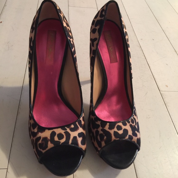 Betsey Johnson cheetah peek toe heels! - Picture 3 of 5
