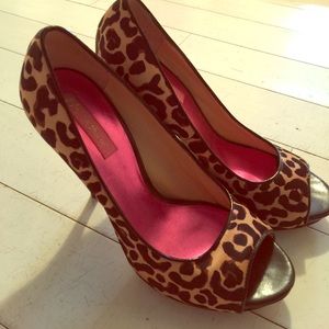 Betsey Johnson cheetah  peek toe heels!