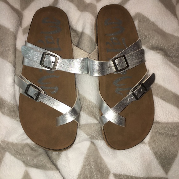 ❌SOLD❌ Silver Sandles - Picture 4 of 5