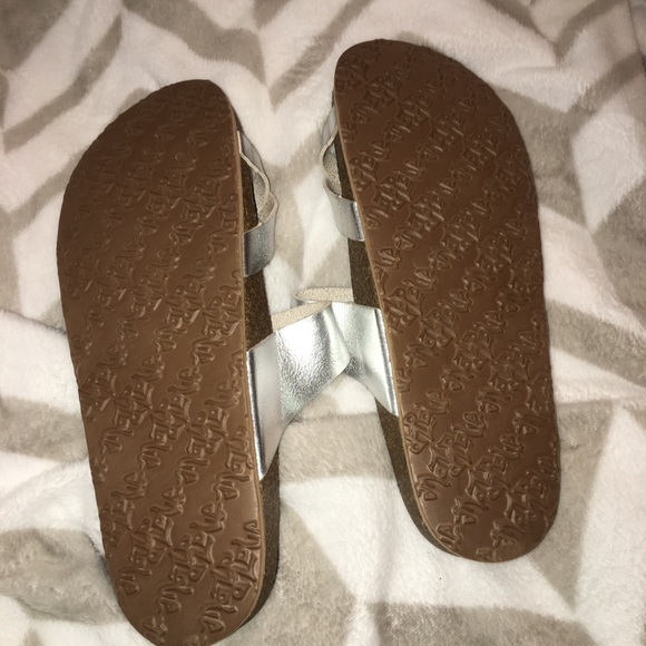 ❌SOLD❌ Silver Sandles - Picture 5 of 5