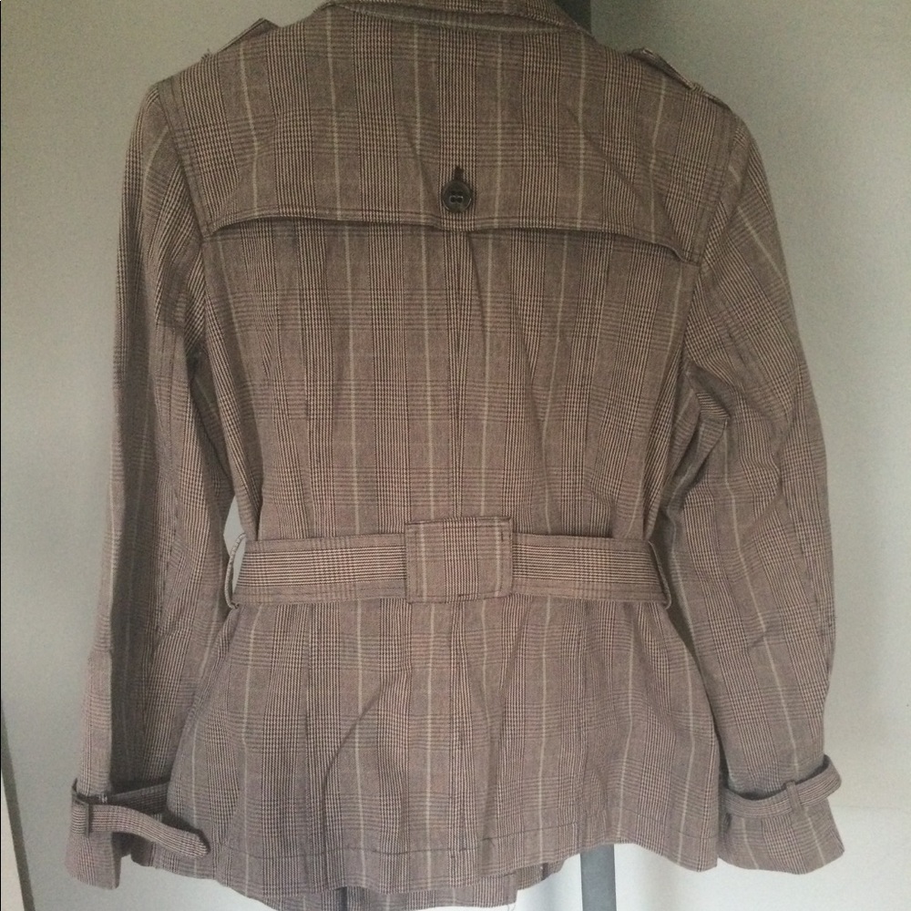 Thin Plaid Jacket with Belt