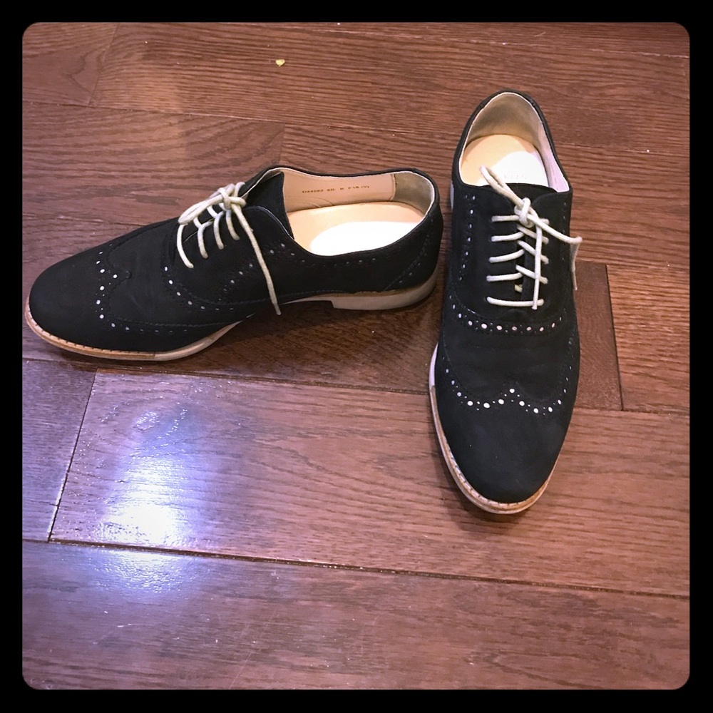 Cole Haan size 6 Oxford Shoe!