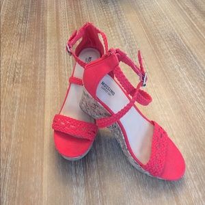 Coral wedges