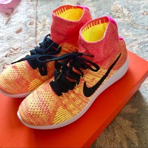 NEW Nike Lunar Epic Flyknits
