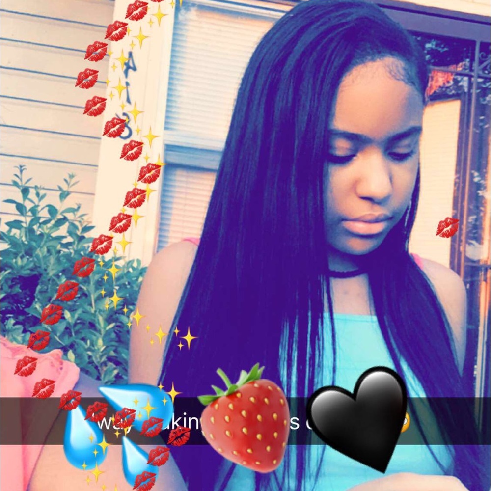 Meet your Posher, Aaknooneé