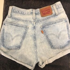 Barely worn Levi high waisted denim shorts