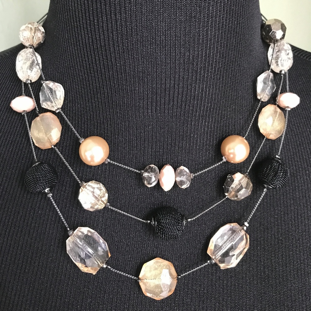 GORGEOUS NECKLACE