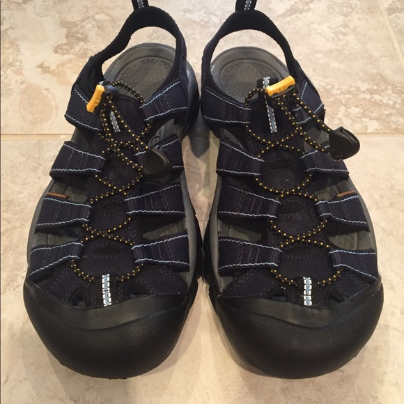 Keen Shoes - Women's Keen Waterproof Hiking Shoe Sandal