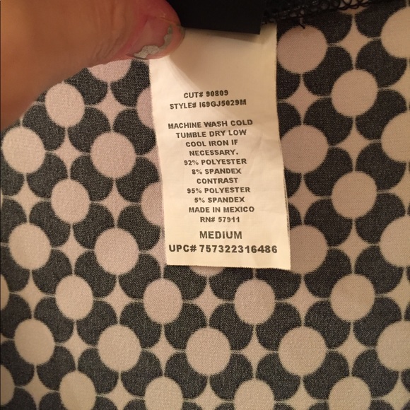 V neck Knee length dress - Picture 3 of 3