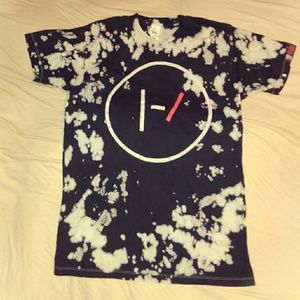Twenty one pilots tee