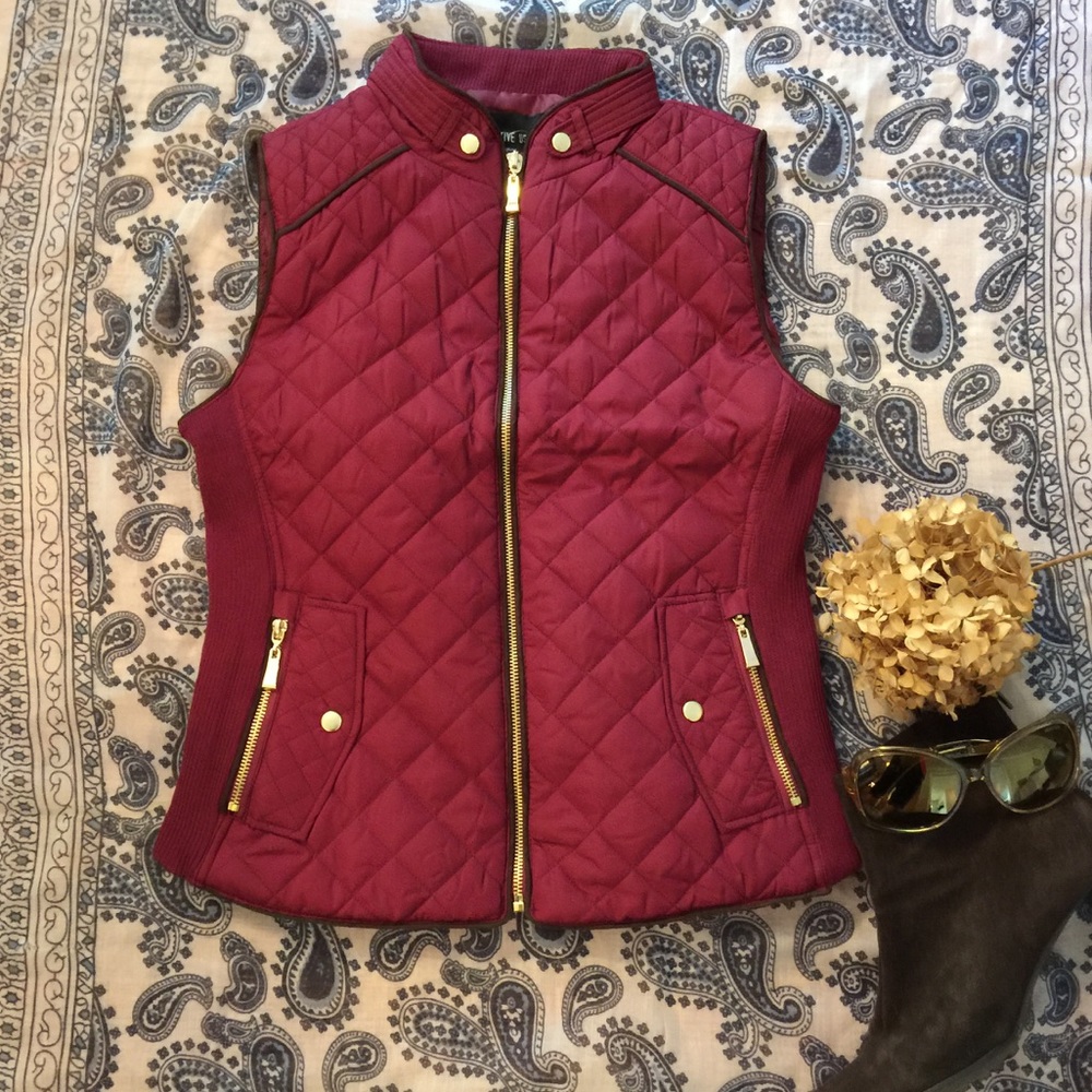 New Burgundy Red Quilted Zip Up Vest - Picture 3 of 8