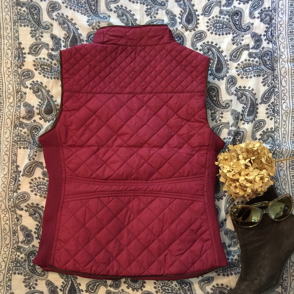 New Burgundy Red Quilted Zip Up Vest - Picture 4 of 8