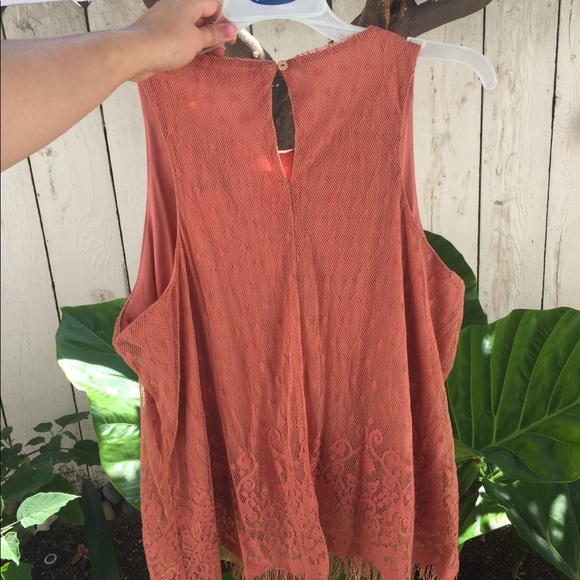 Lace top - Picture 2 of 3