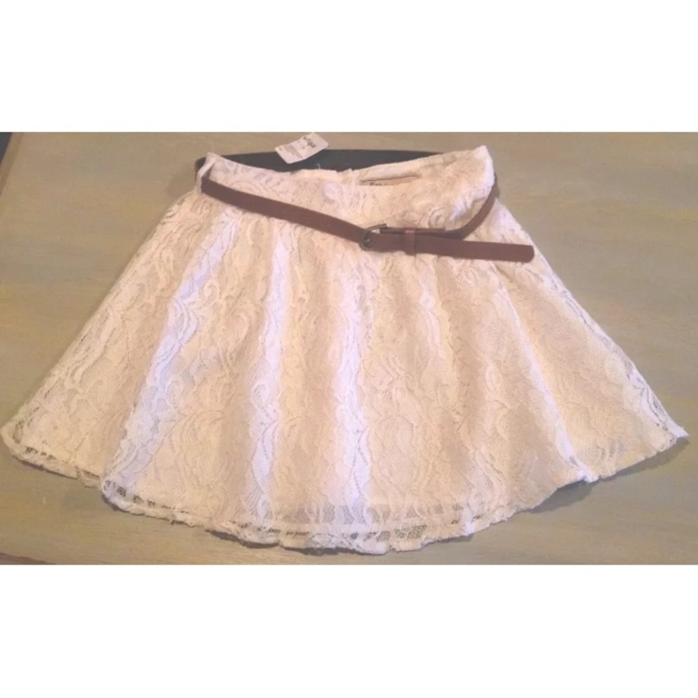 💲SOLD💲Billy by Flying Tomato Lace Skirt M NWT