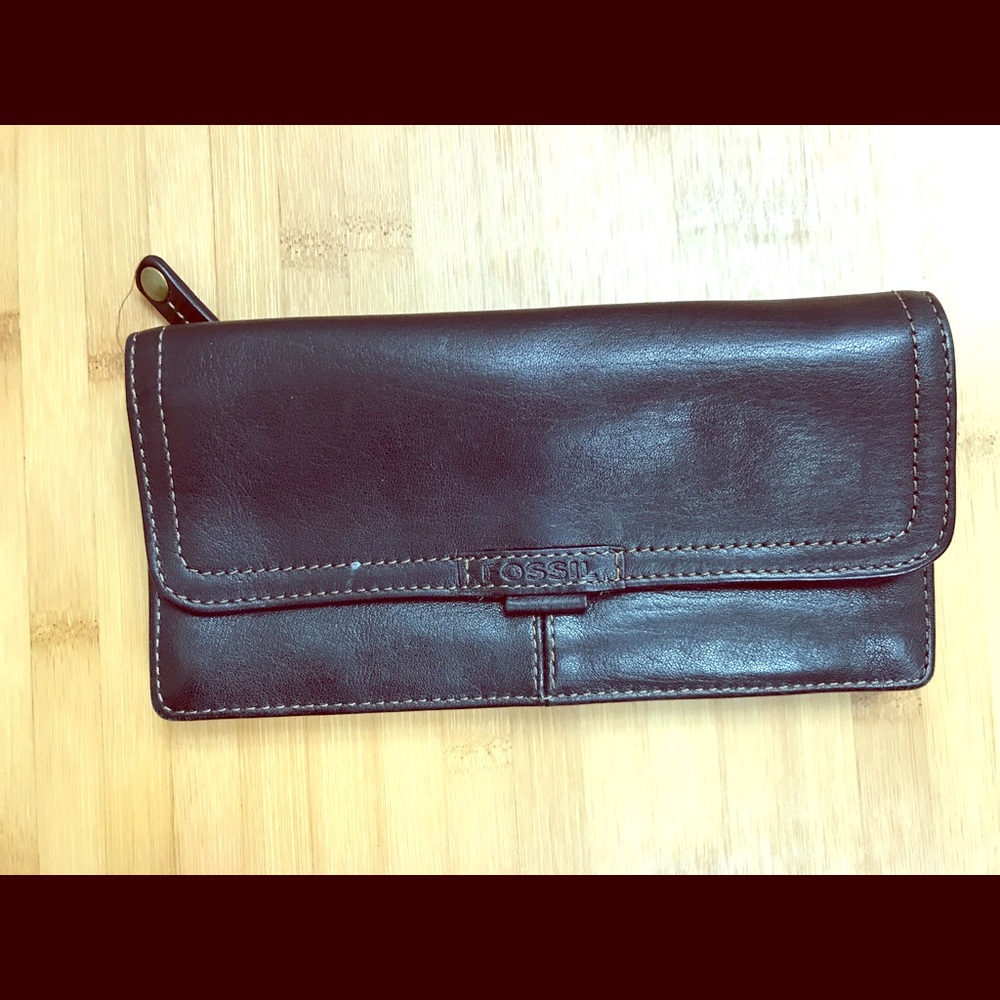 ♻️ ✨sale✨ Fossil Black Leather zip wallet
