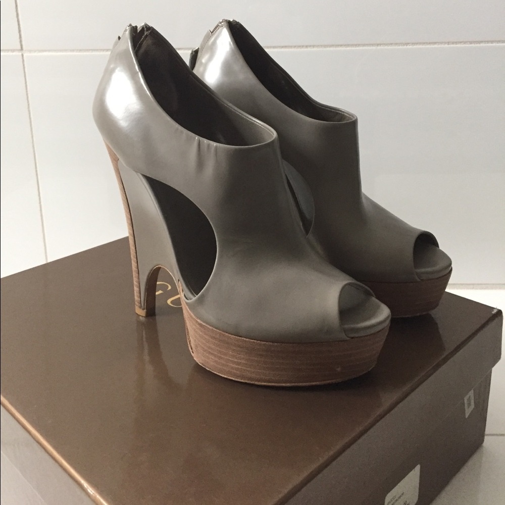 Gucci wedge