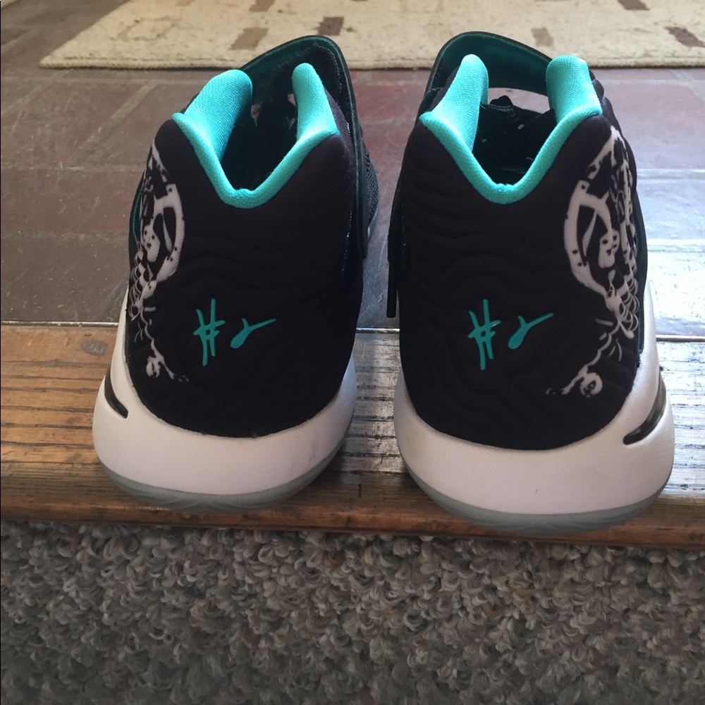 Kyrie Irving Nike sneakers