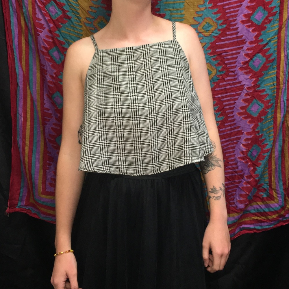 Audrey 3+1 pattern flow crop top with slit back