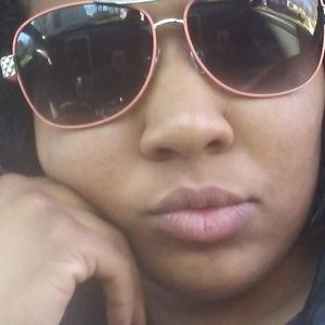 Meet your Posher, Leslie