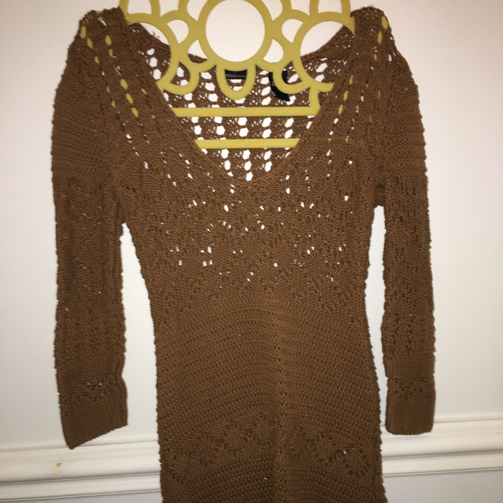 Mota International sweater