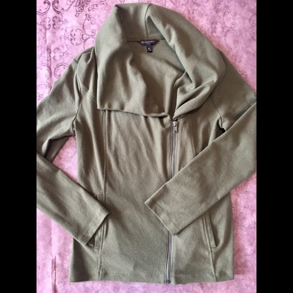 Banana Republic Sweaters - Banana Republic Asymmetrical Zip Up Sweater