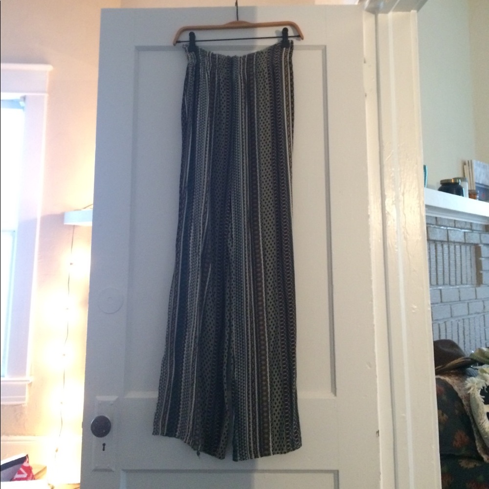 Brandy Melville Flowy & Beachy Patterned Pants
