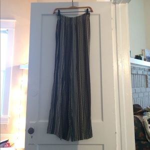 Brandy Melville Flowy & Beachy Patterned Pants