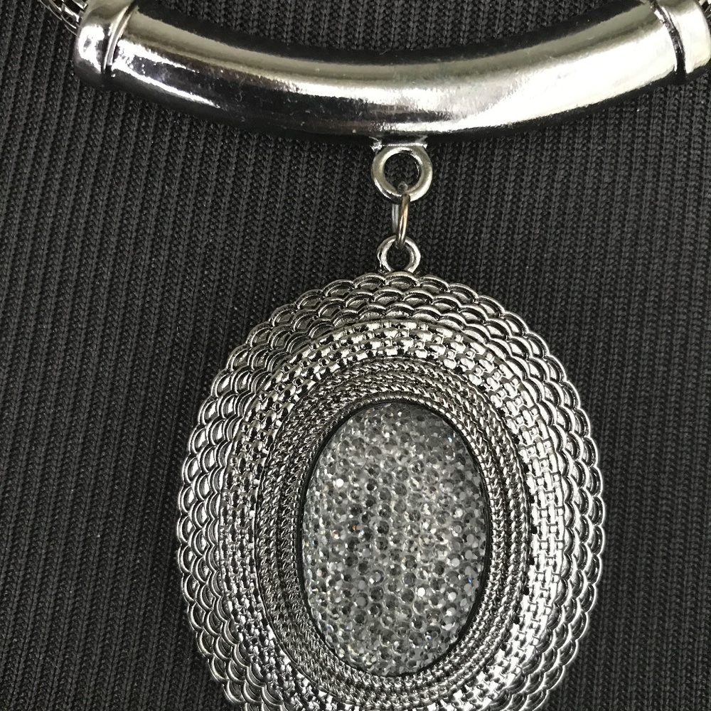 FASHION NECKLACE - Picture 1 of 5