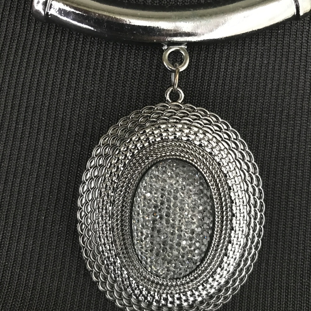 FASHION NECKLACE - Picture 4 of 5