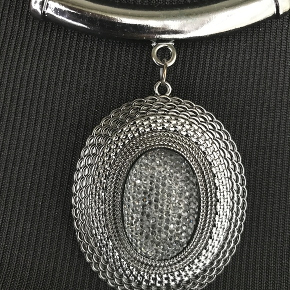 FASHION NECKLACE - Picture 4 of 5