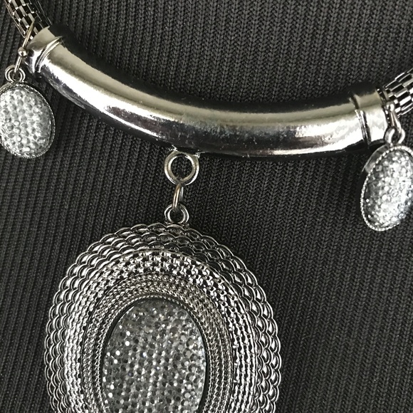 FASHION NECKLACE - Picture 3 of 5