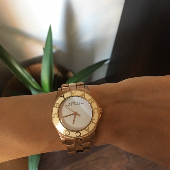 Marc x Marc Jacobs | Gold + White watch - Picture 2 of 4