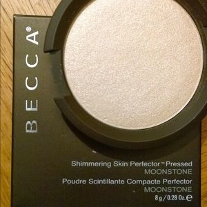 Becca moonstone highlighter