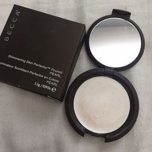 Becca highlighter pearl
