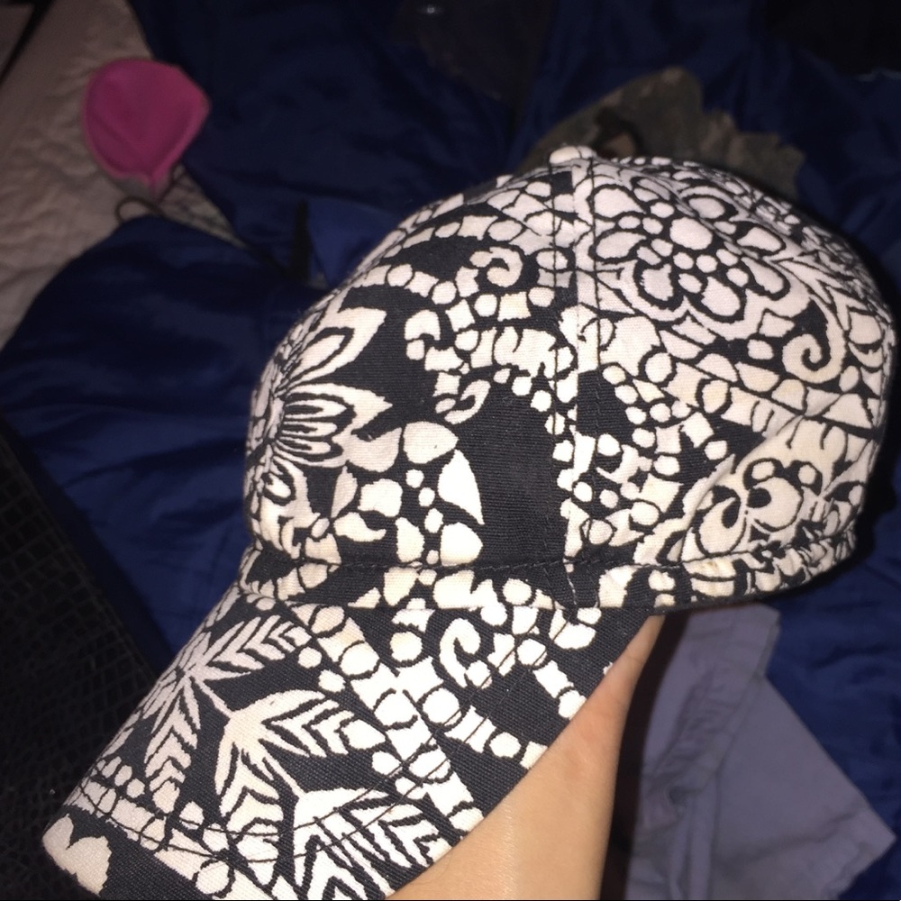 Fun print hat 😭✨