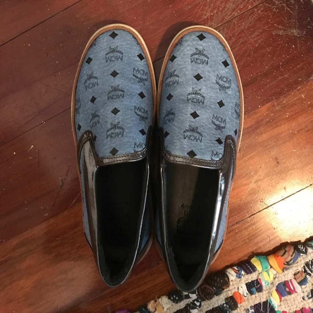 MCM sneakers. Size: 7