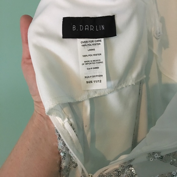 Formal dress - Picture 3 of 5