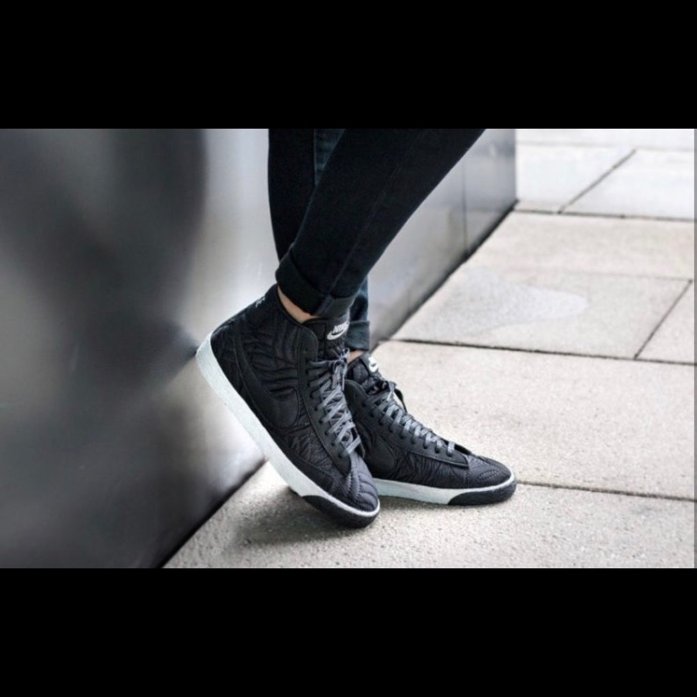 NWOT Nike Women's Blazer Mid Sneakers