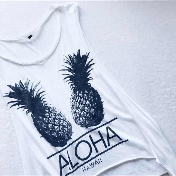 🍍White Pineapple Muscle Tank / Crop Top - Picture 2 of 7