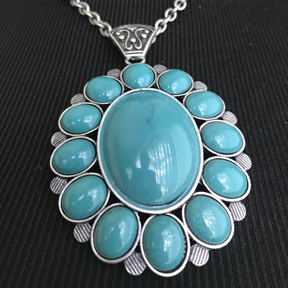 TURQUOISE NECKLACE