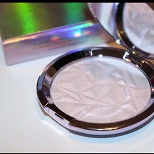 becca amethyst highlighter