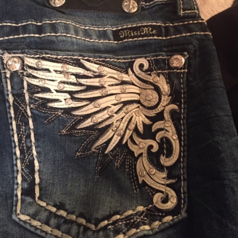 ISO Miss Me Jeans with Wings 27/28
