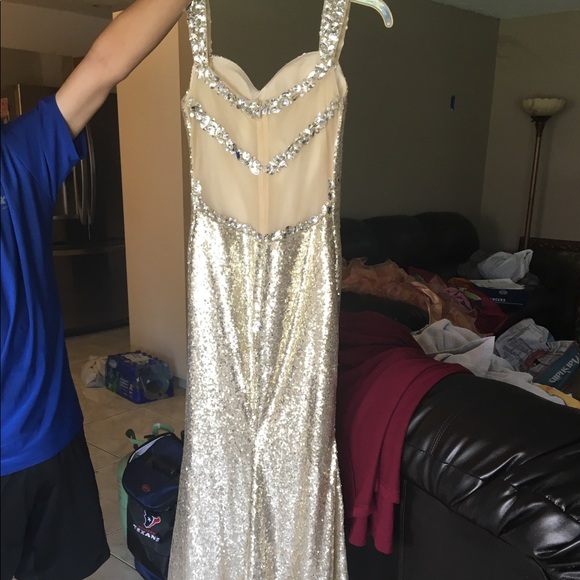 Prom dress - Picture 2 of 3