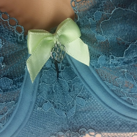 Victoria's Secret Body by Victoria Unlined Demi - Picture 4 of 5