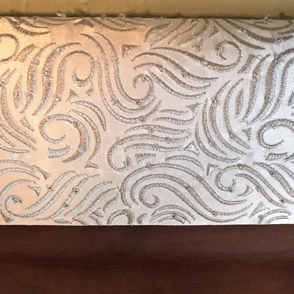 CHAMPAGNE SATIN CLUTCH - Picture 2 of 4