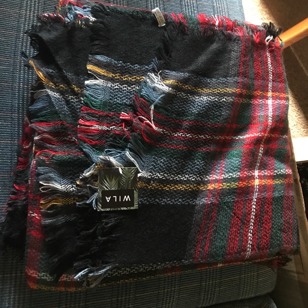 🆕🍁Plaid Blanket Scarfs 💕 - Picture 4 of 4