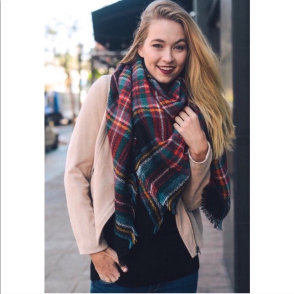 🆕🍁Plaid Blanket Scarfs 💕 - Picture 2 of 4